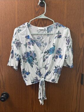 Tie-Front V-Neck Crop Top - White with Blue Floral